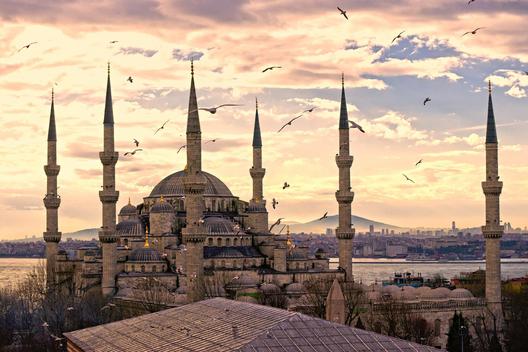 Кои забележителности на Истанбул заслужават да бъдат посетени?