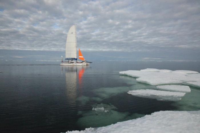 Островът в Карато море